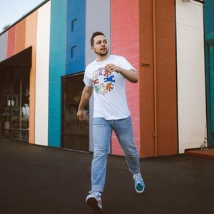 URBAN OUTFITTERS // keith haring, size L